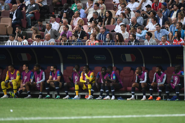 下赖斯而感 下赖斯而感